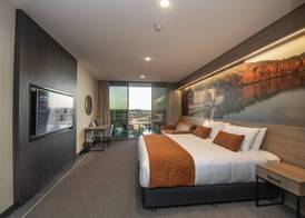 Bridgeport Hotel 4