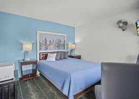 Bluebird Day Inn & Suites 5