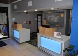 Holiday Inn Express & Suites MCPHERSON by IHG 4