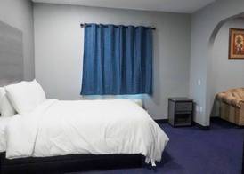 Americas Best Value Inn and Suites Bush International Airport 4