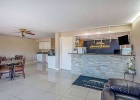 Howard Johnson by Wyndham Vero Beach/I-95 4