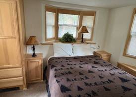 Willamette Pass Inn Chalets 4
