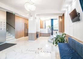 Hotel Urbi 4