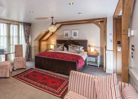 The Farmhouse Hotel and Restaurant 5