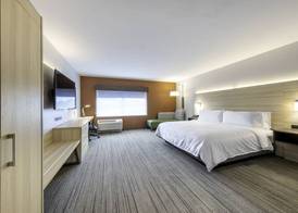 Holiday Inn Express & Suites STAUNTON by IHG 3