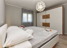 Apartment 1481 3