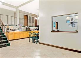 Super 8 by Wyndham Eureka/Six Flags Nearby 2