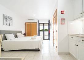 Apartamentos Vale de Carros by Umbral 5