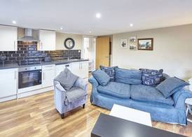 Host & Stay - Abbey Heights 3