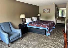 Econo Lodge Elberton 5