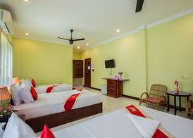 Side Walk Hotel 4