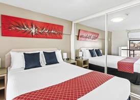 Metro Apartments on Darling Harbour 4