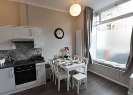 First Pleasance Luxury Apartment 5