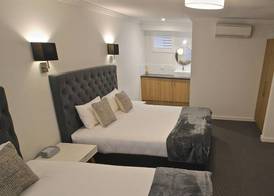 Quays Hotel 5