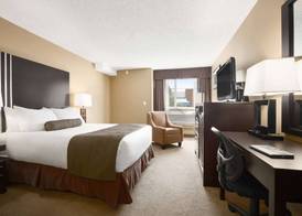 Days Inn by Wyndham Calgary Northwest 5