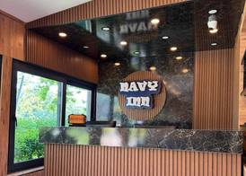 Navy Inn & Bungalows 3
