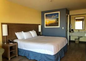 Days Inn by Wyndham Hayward Airport 3