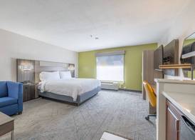 Holiday Inn Express & Suites COLLEGE STATION by IHG 5
