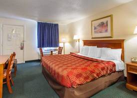 Econo Lodge Somers Point 5