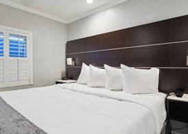 Bayhill Inn 2