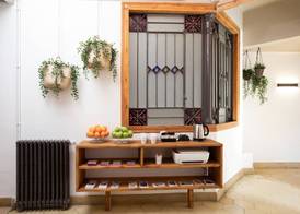 Jardinets Guest House 4