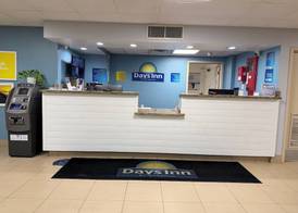 Days Inn by Wyndham Jacksonville Airport 3