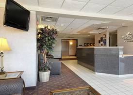 Microtel Inn & Suites by Wyndham Bloomington MSP Airport 2