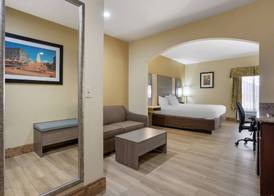 Best Western Plus Springfield Airport Inn 4