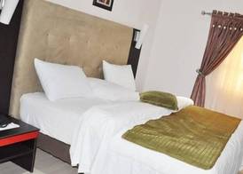 Wood Peckers Hotel 5