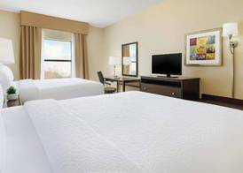 Countryside Inn and Suites 5
