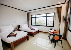 Sisombat Plaza Hotel 5