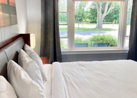 Elk Rapids Lakeshore Inn 4