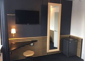 Hotel-B 4