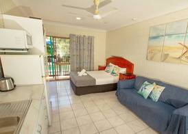 Tropical Palms Resort & 4WD Hire 4