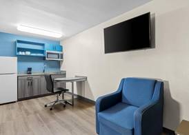 Sonesta Simply Suites Stafford 5
