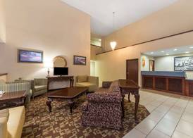 Super 8 by Wyndham Perry 2
