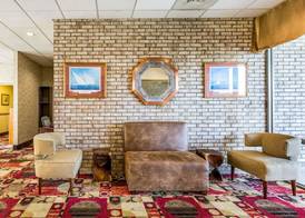 Quality Inn 4