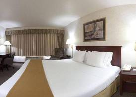 Holiday Inn Express & Suites FORT ATKINSON by IHG 3