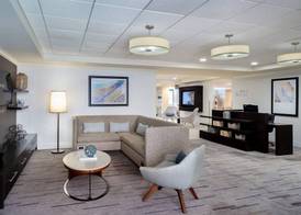 Courtyard by Marriott - Naples 4