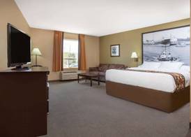Super 8 by Wyndham Midland 5
