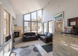 Cannery Row Inn 2