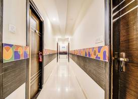 FabHotel Corporate Crown - Nr Jyoti Nivas University 2