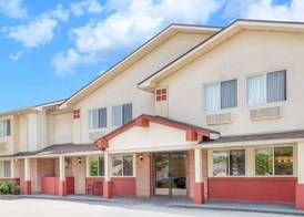 Super 8 by Wyndham Kingston 2