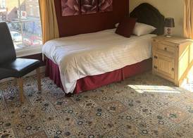 Tontine Hotel & Bar 5