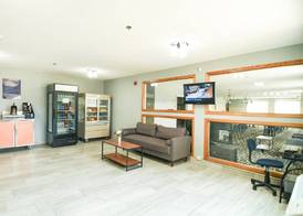 Super 8 by Wyndham McLean/Bloomington SW 5