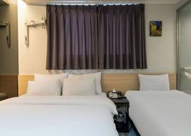 Mnlucky Hotel 3