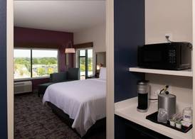 Holiday Inn Express & Suites LITTLE ROCK DOWNTOWN by IHG 3