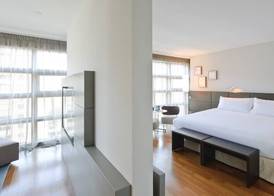 Hotel Reina Petronila 4