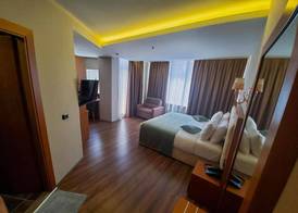 Albanopolis Hotel 5