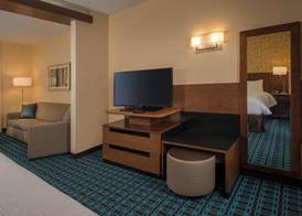 Fairfield Inn & Suites by Marriott Washington 4